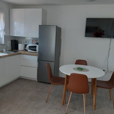 Gita Apartmani Чижичи Экстерьер фото